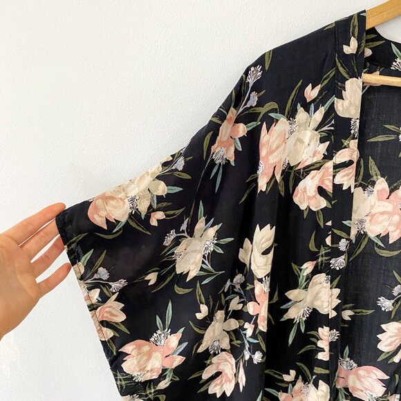 Aritzia Talula Cosima Floral Kimono Cardigan | Black Beige Pink | Size S - Picture 6 of 8